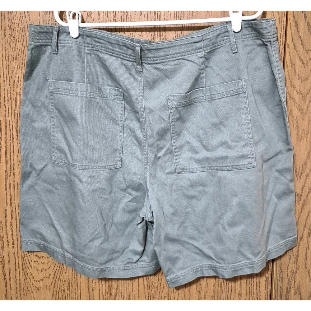 Falls Creek Women's Olive Green Bermuda Summer Shorts Pockets Size 20 NWT